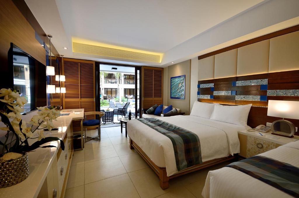 Premier Room with direct Pool Access