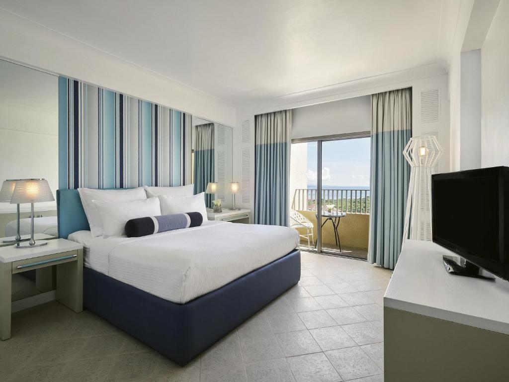 Deluxe King Room with Sea View