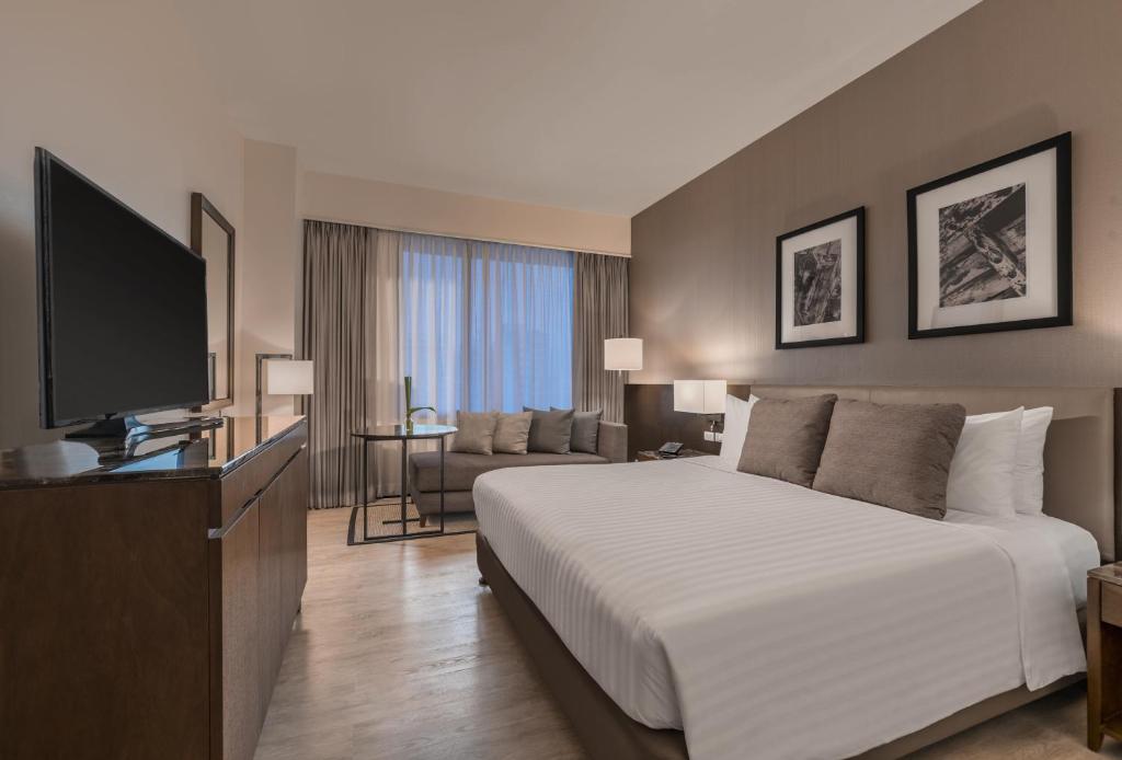 Standard Room with Lounge Access