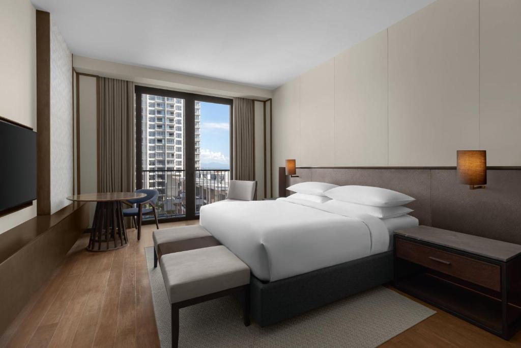 King Room with Courtyard View