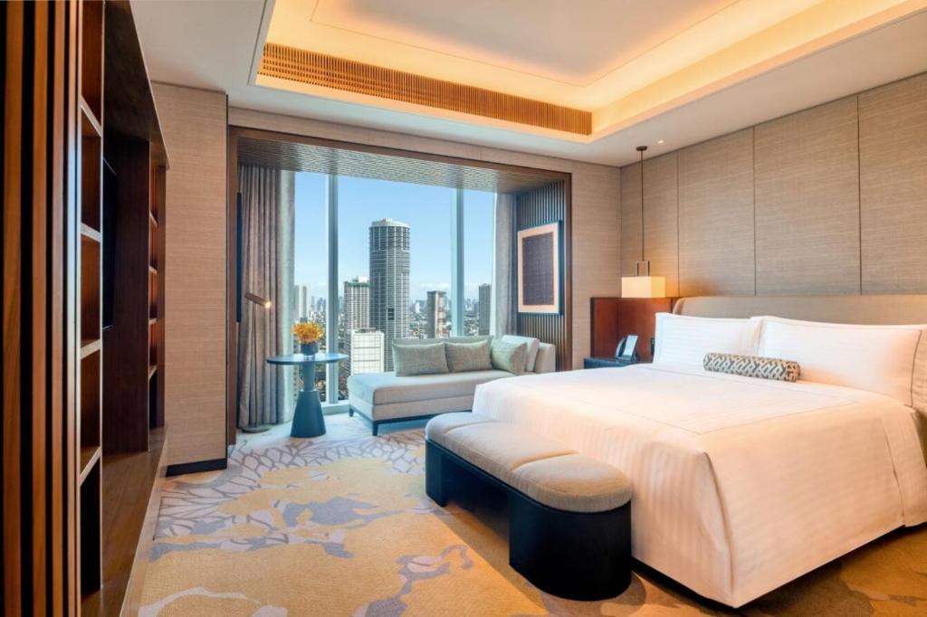 Signature Suite